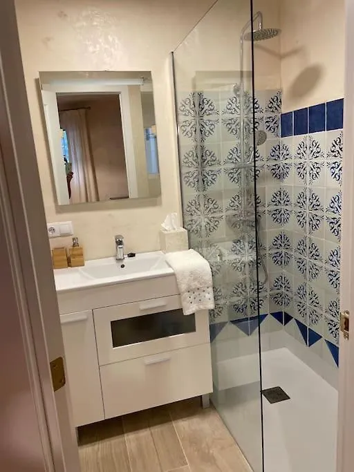 Maravilloso Apartamento En Primera Linea De Playa. Torreguadiaro Apartmán