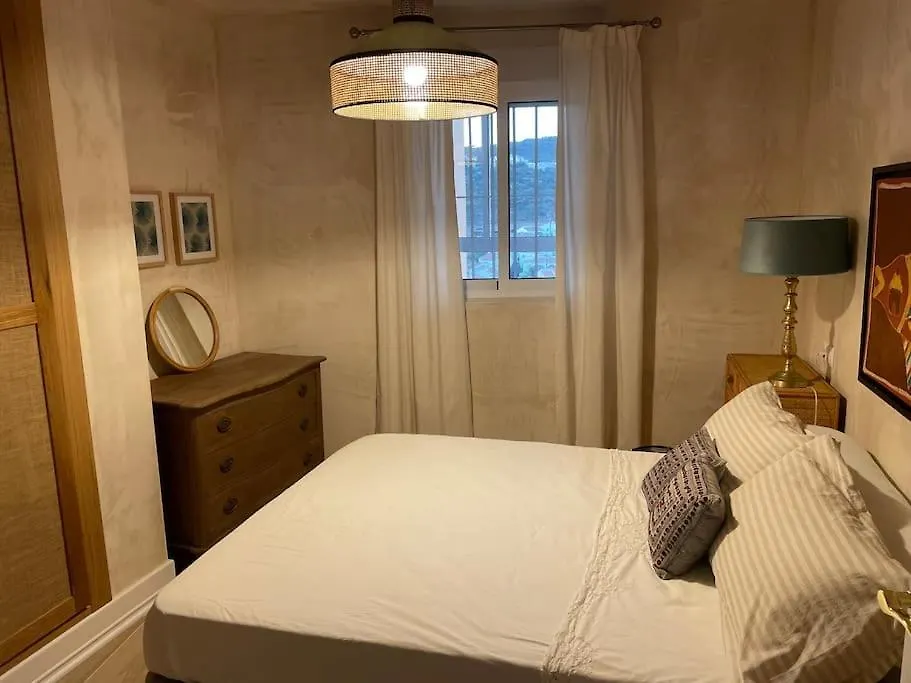 Maravilloso Apartamento En Primera Linea De Playa. 토레과디아로 아파트